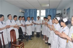 肛肠专家齐聚东大 患者参与会诊热情高