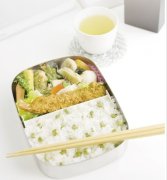 微博传吃隔夜菜易患胃癌 提醒:自带午饭好早上烹饪